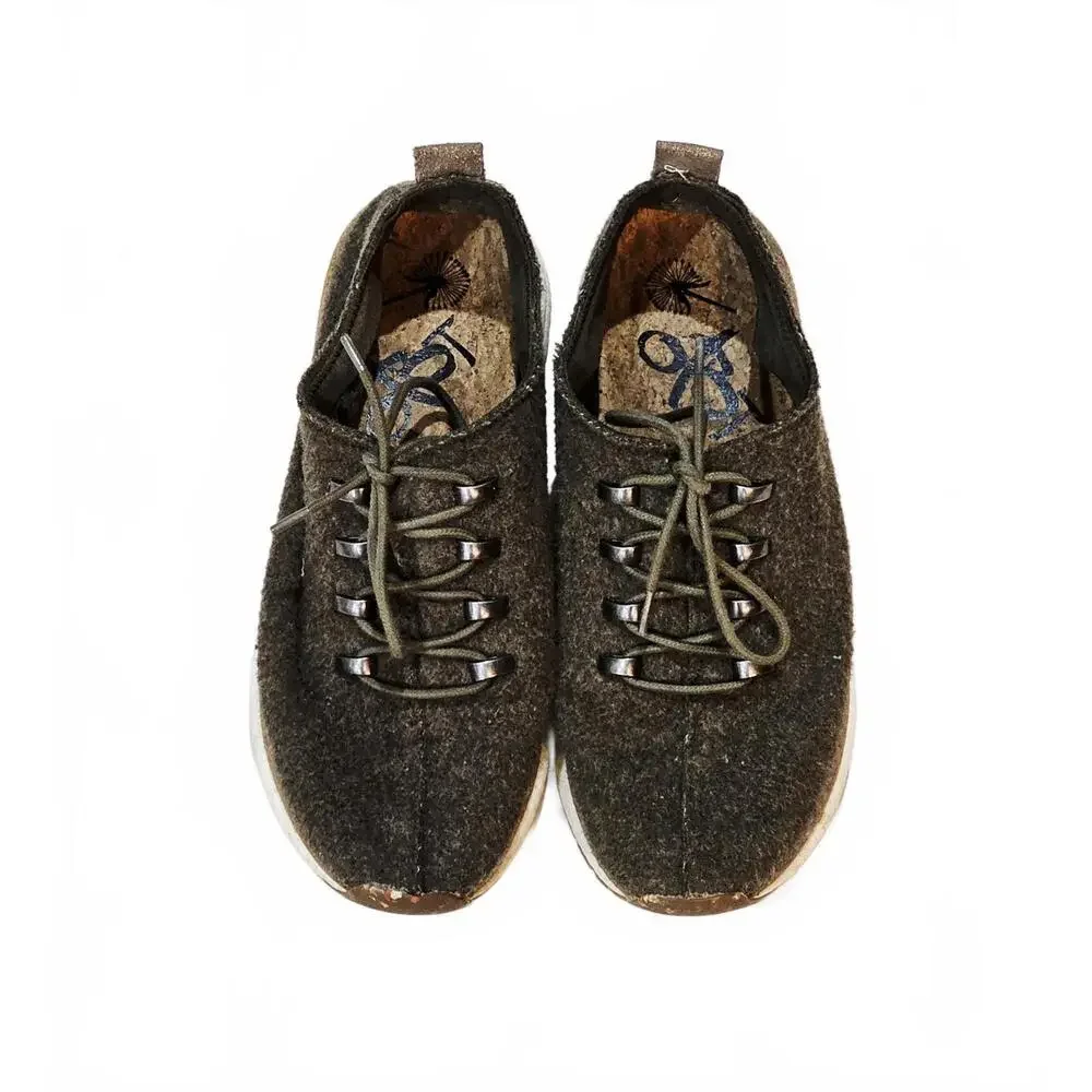 Olive Alpaca Wool OTBT Courier Sneakers size 8.5 casual chic